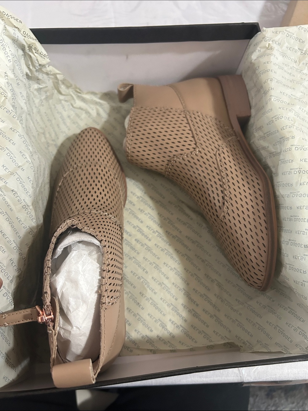 Kelsi dagger alaskaps nude Perforated Beige Ankle Booties